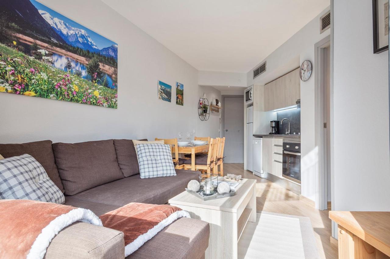 Acogedor Apartamento Baqueira 1500 บาเกย์รา-เบเรต ภายนอก รูปภาพ