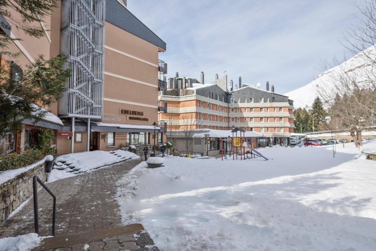 Acogedor Apartamento Baqueira 1500 บาเกย์รา-เบเรต ภายนอก รูปภาพ