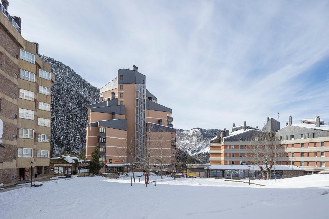 Acogedor Apartamento Baqueira 1500 บาเกย์รา-เบเรต ภายนอก รูปภาพ